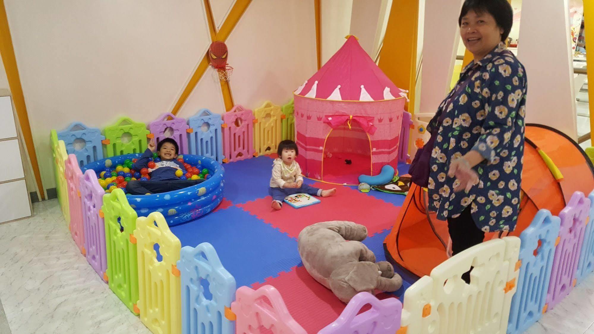 Peach Hotel Hszincsu Kültér fotó