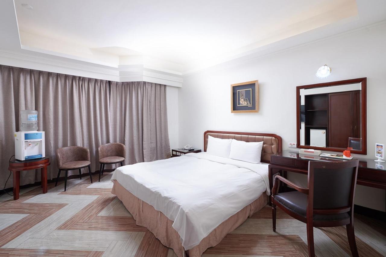 Peach Hotel Hszincsu Kültér fotó