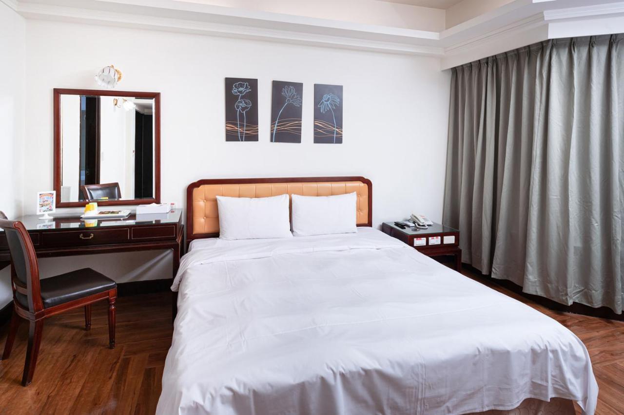 Peach Hotel Hszincsu Kültér fotó