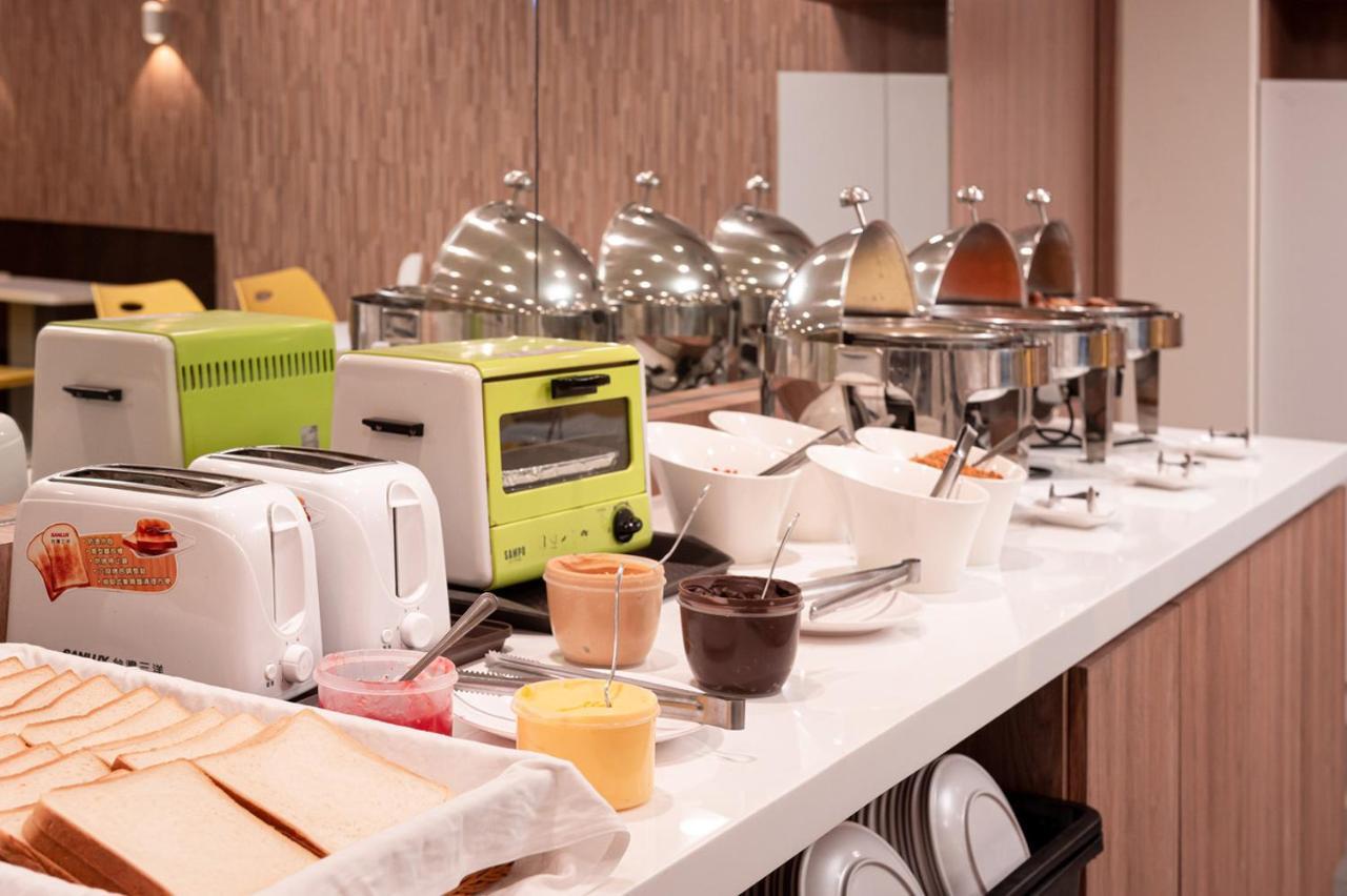 Peach Hotel Hszincsu Kültér fotó