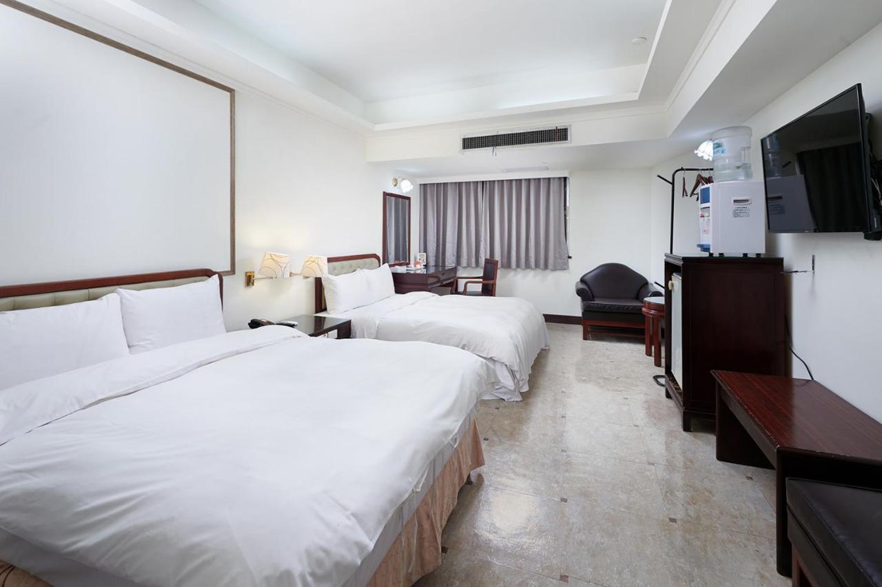 Peach Hotel Hszincsu Kültér fotó