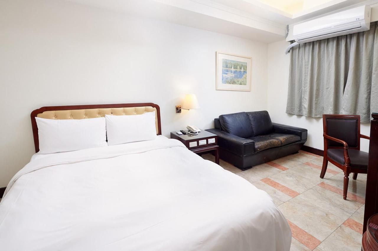 Peach Hotel Hszincsu Kültér fotó